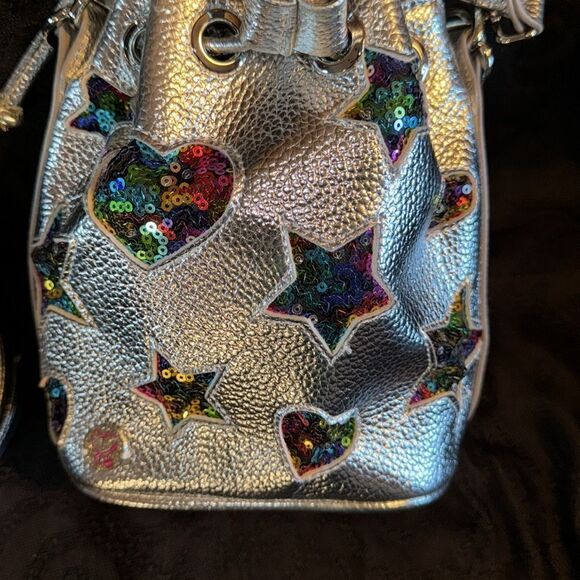 Betsey Johnson Collaboration with JoJo Siwa Metallic Bucket Bag. - Picture 3 of 10